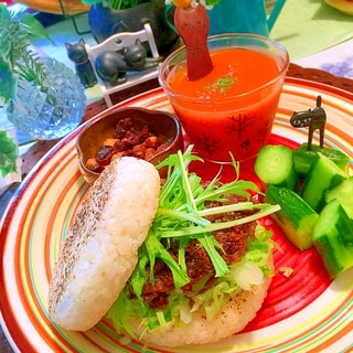 たんかく牛の甘辛ヘンプ味噌だれライスバーガー